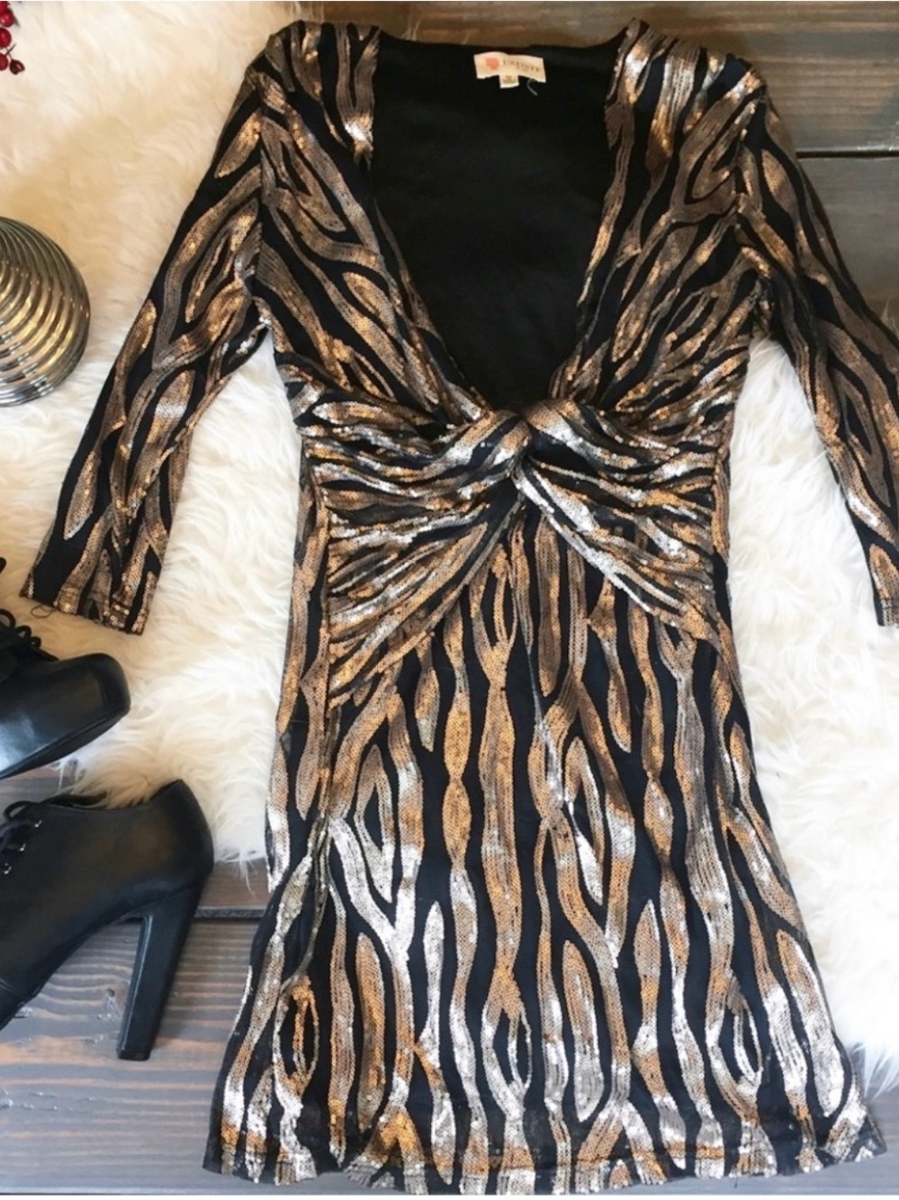 L'ATISTE Black and Gold Metallic Twist-Front Long Sleeve Dress